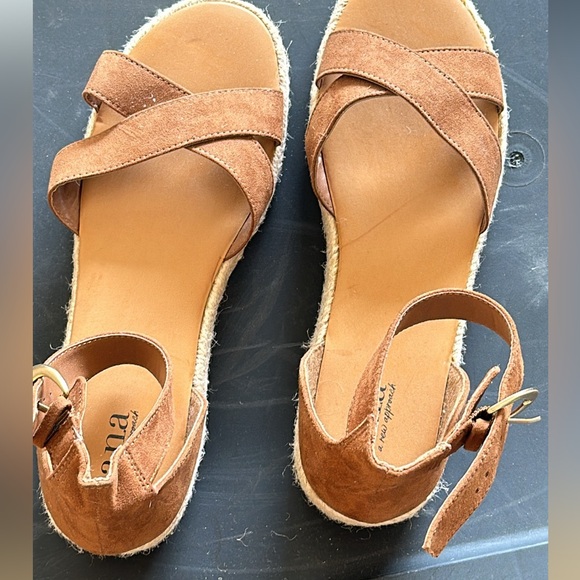 Perfect for Summertime - Ana Espadrille Sandals (Never Worn) - Picture 3 of 3